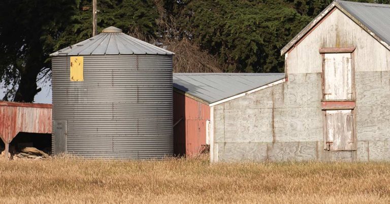 Three Old Grain Silos Converted Into A Unique Farmhouse - Featured image
