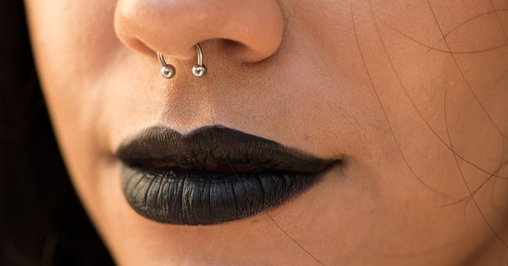 Nose ring blamed for life-threatening infection that ‘killed’ woman’s liver - Featured image