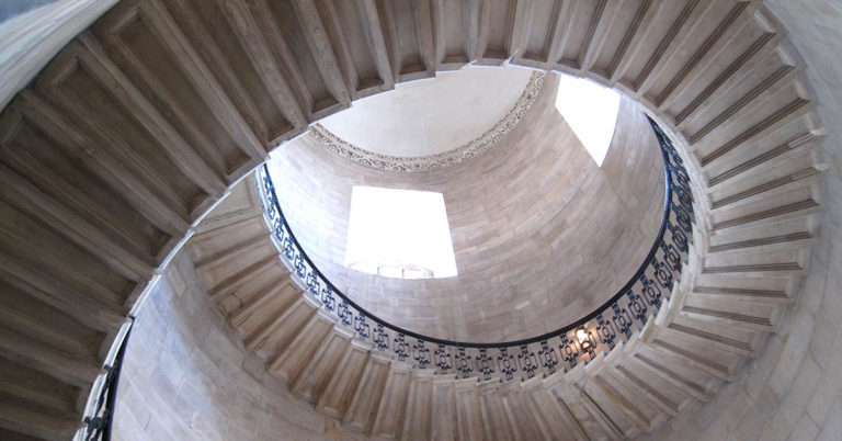 This Wild, Curvaceous Home Is Buried Beneath the Earth - Featured image