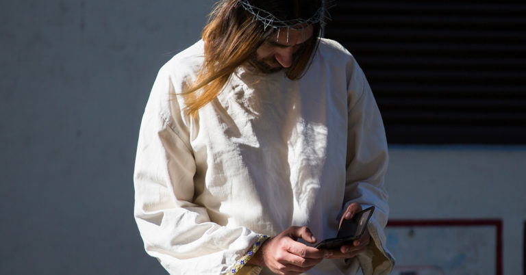 This Man Claims He’s The Reincarnation Of Jesus, And He Actually Has Over 5,000 Followers - Featured image