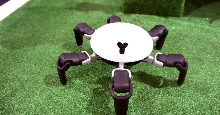 The Hexa Robot Chases the Sun to Keep Your Plant Happy - Featured image