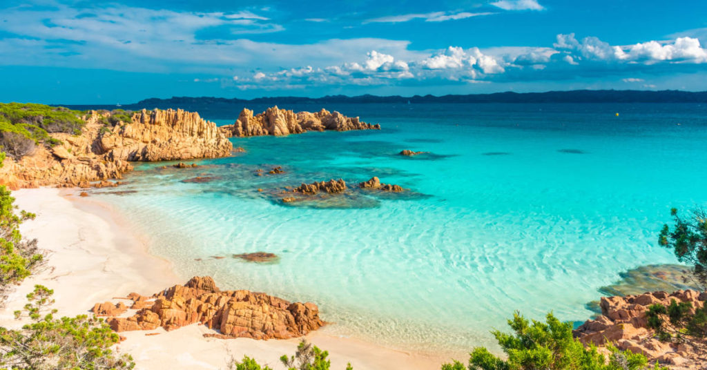 Man living alone on island to leave after 32 years - Featured image