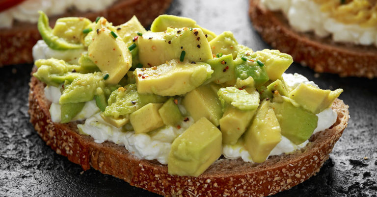 Study will pay people to eat avocados every single day for 6 months - Featured image