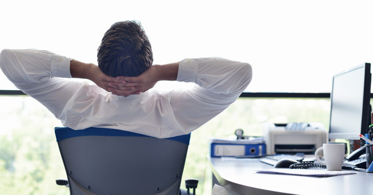 Why Some Experts Suggest That People Over 40 Should Only Work 3 Days a Week - Featured image