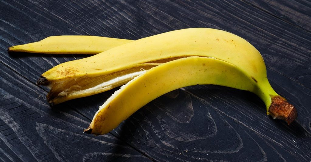People Are Obsessed With This Hack For Making ‘Vegan Bacon’ Out of Banana Peels - Featured image