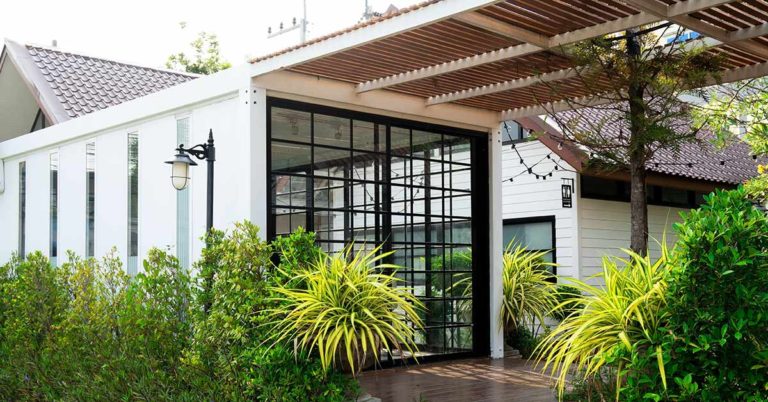 I Had No Idea Shipping Container Homes Could Look So Good - Featured image