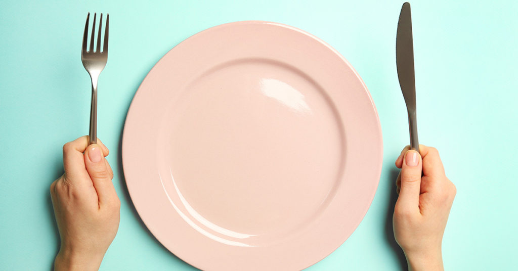 Woman Claims Knives And Forks Are ‘Racist’ - Featured image