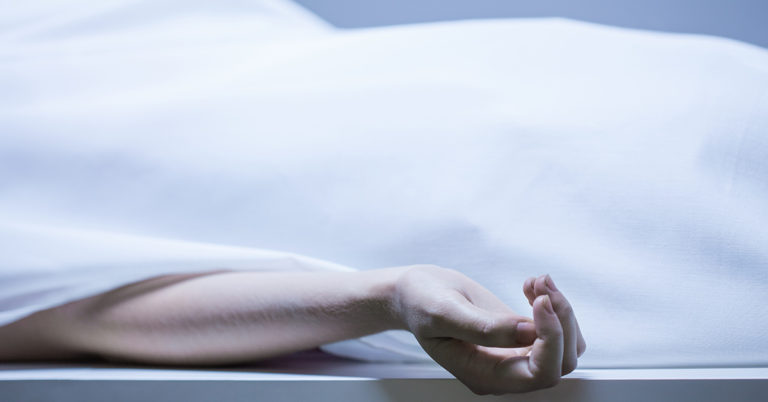 Medical student flees anatomy class after finding friend’s body on table - Featured image