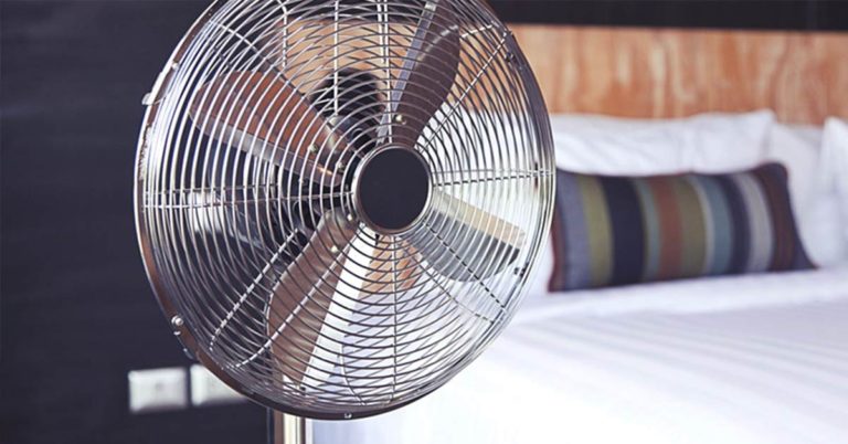 6 Health Benefits of Sleeping in a Cold Room and How to Make it Cooler – and Why You Might Want to Skip On a Fan - Featured image