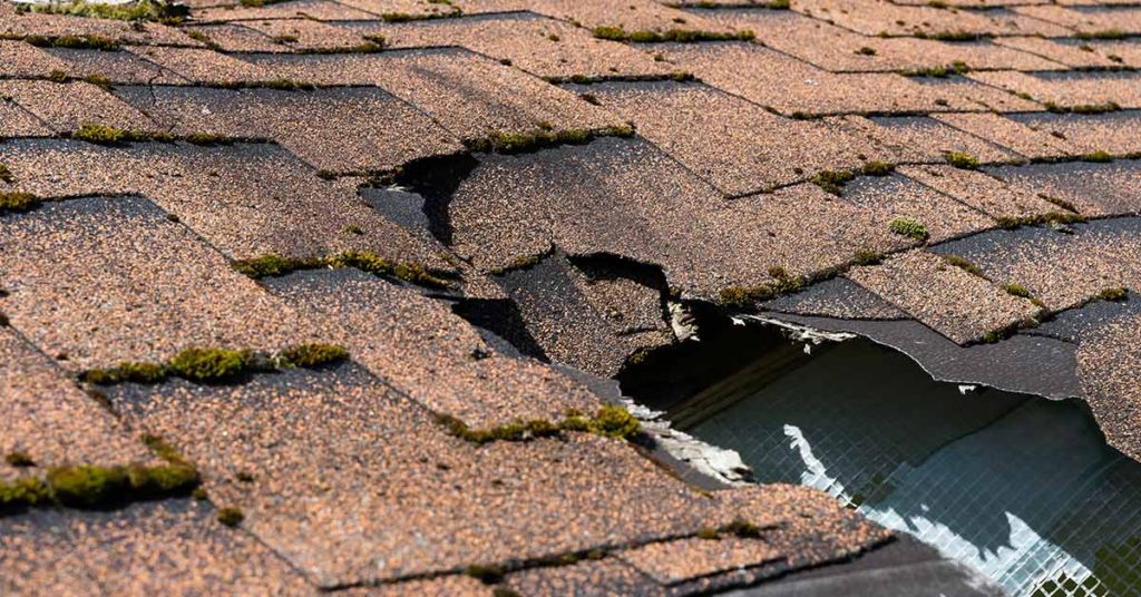 Sleeping Woman Nearly Hit by Meteorite That Crashed Through Her Roof - Featured image