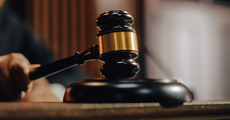 Drunk Driver’s Mom Laughs At Victim’s Family In Court, So Judge Teaches Her A Lesson - Featured image