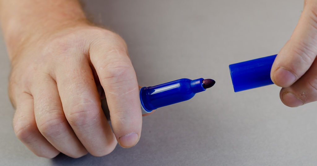 Bored Security Guard Doodles Eyes on $1M Painting on First Day on Job - Featured image