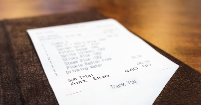 Diner Charges Customers Extra For Asking A ‘Stupid Question’ - Featured image