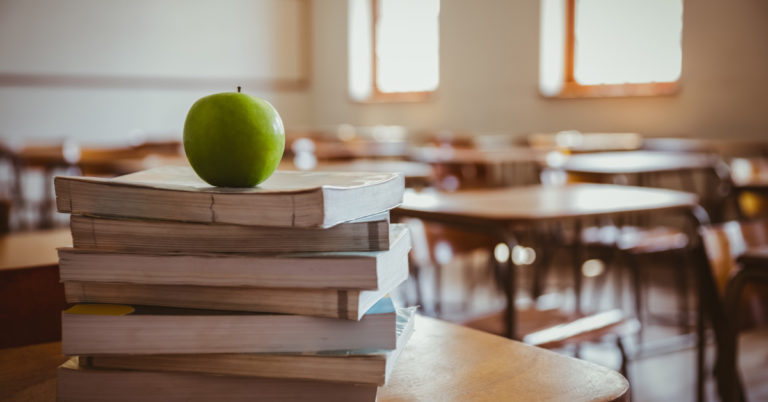 Florida Teacher Found Unresponsive After Attack by 5-Year-Old: Police - Featured image