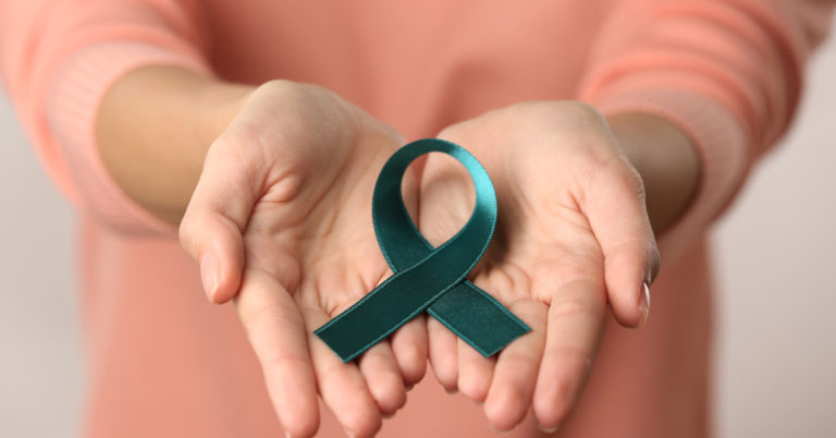 Woman, 27, dies from cervical cancer after symptoms were mistaken for IBS - Featured image