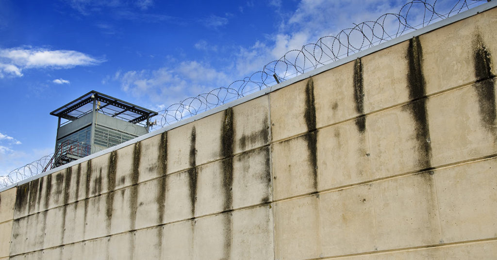 Man who kidnapped bus full of children and buried them alive approved for parole - Featured image