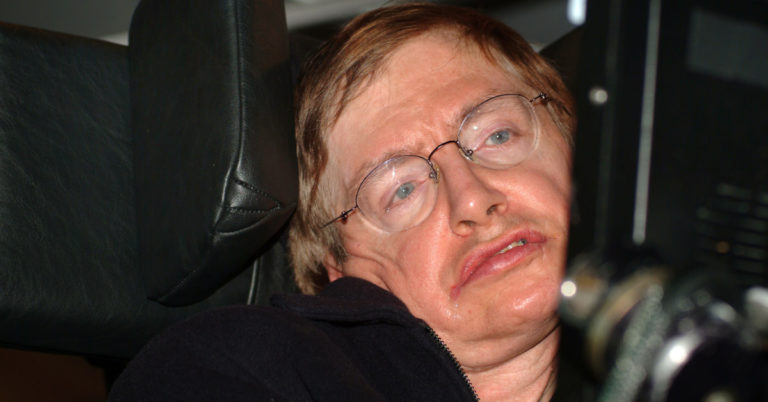 Scientists To Broadcast Earth’s Location To Aliens, Ignoring Stephen Hawking’s Warning - Featured image