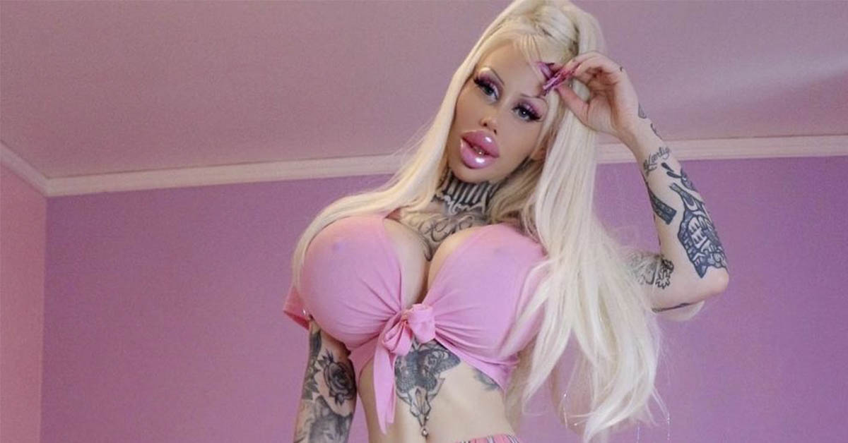 Woman brands herself 'plastic bimbo' and dreams of being 'real-life se...