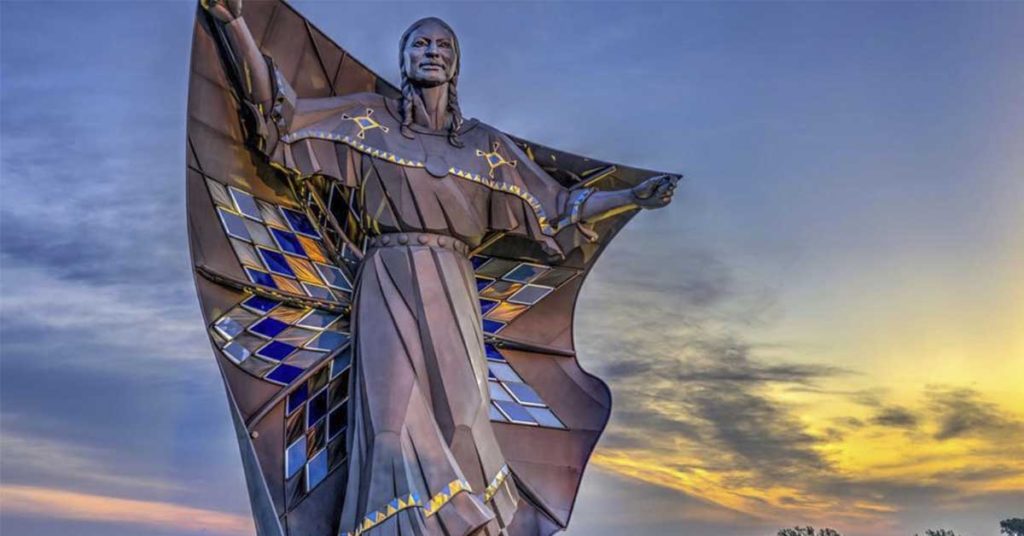 “Dignity” Statue Joins Crazy Horse and Mount Rushmore in South Dak...