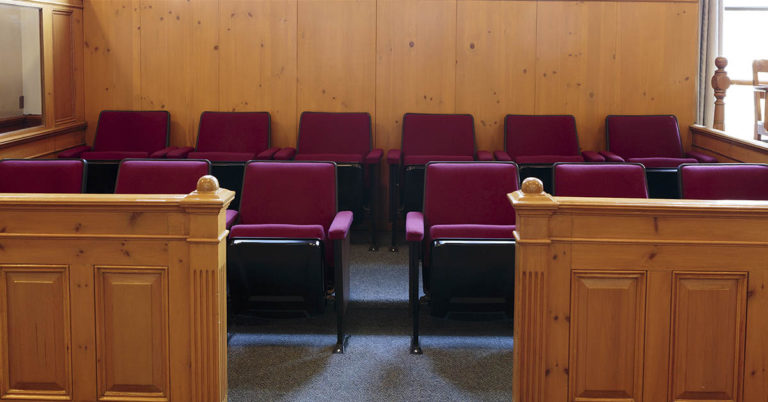 Jury In Amber Heard And Johnny Depp Trial Come To Judge With A Question - Featured image