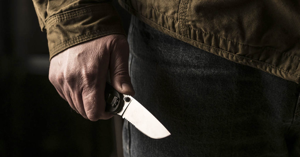 Dad, who stabbed friend for raping his 8-year-old daughter, released from jail: “Everyone is on his side” - Featured image