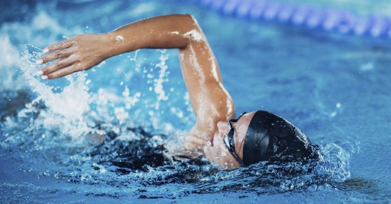 Swimmer Rescued By Coach After Fainting In Pool During World Championships - Featured image