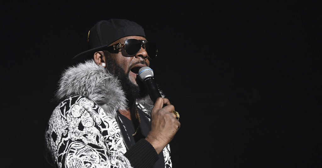 R. Kelly’s Lawyer Blamed Childhood Sexual Abuse By His Sister for His “Hypersexuality” In Sentencing Memo - Featured image