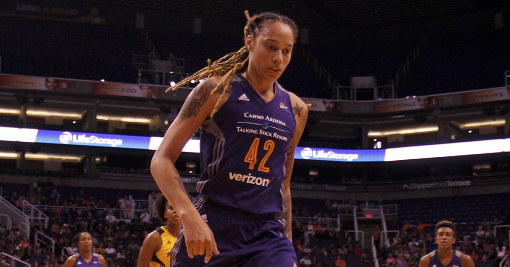 Brittney Griner’s coach claims she would be home if she was a famous male athlete - Featured image