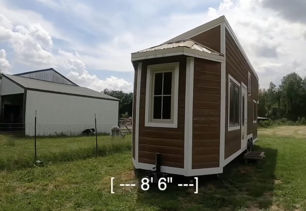 The outside of Nick Soave's tiny house 