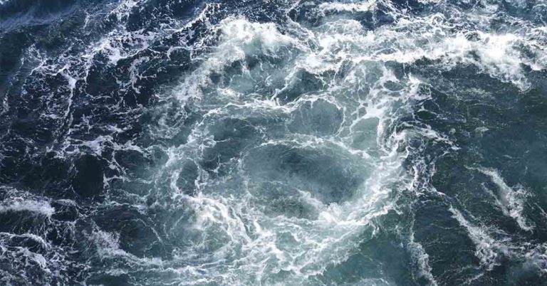 Japan is Dropping a Gargantuan Turbine into the Ocean to Harness ‘Limitless’ Energy - Featured image