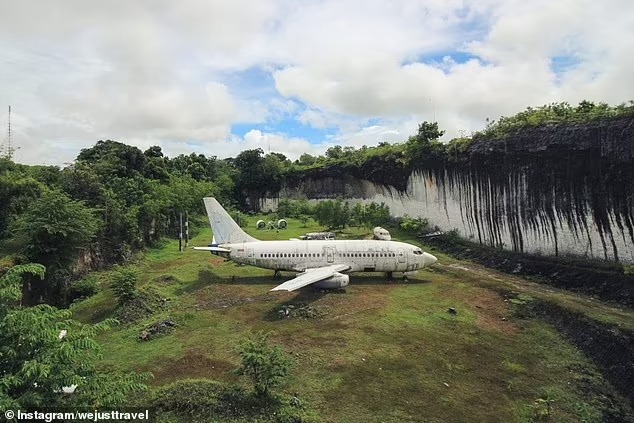 The abandoned Boeing 737 in the limestone quarry.