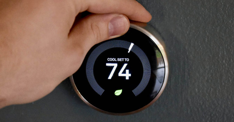 22,000 Homes Have Their Thermostats Locked In Hot Weather Over ‘Energy Emergency’ - Featured image