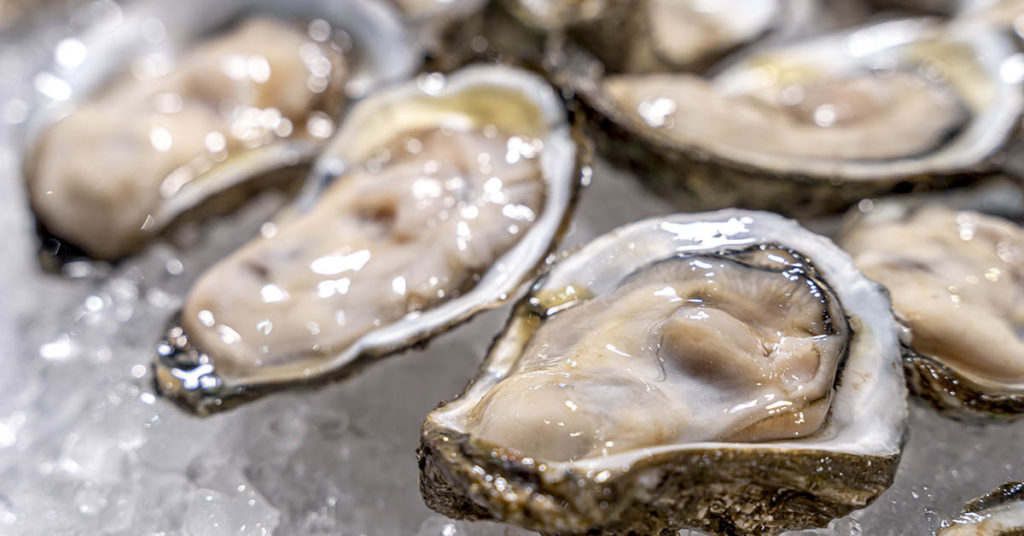Man dies after eating raw oyster at seafood restaurant - Featured image