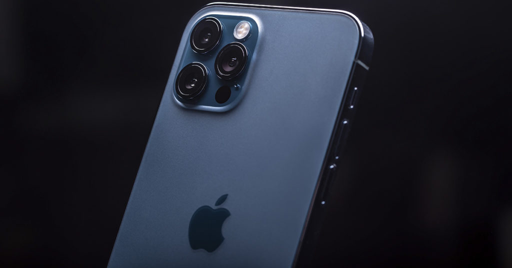 Country bans iPhone sales due to there not being a charger included - Featured image