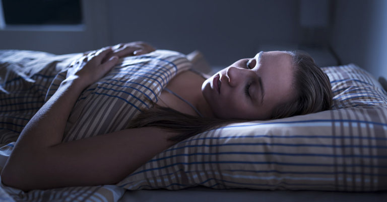 Having trouble sleeping? Here’s how to fall asleep in just 1 minute - Featured image