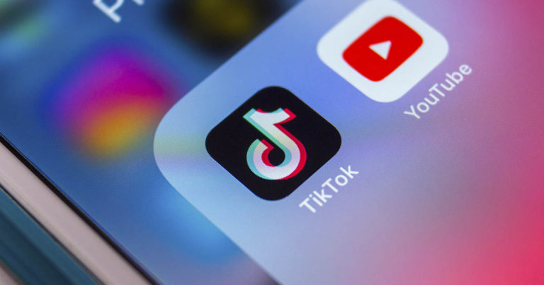 TikTok Influencer Asks Followers For Money After She ‘Accidentally’ Bought A $100,000 Couch - Featured image