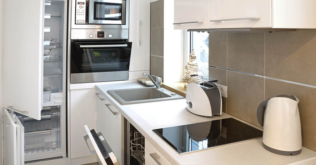 See Inside This 95-square-foot, New York Apartment that Costs $1,100 a Month. - Featured image