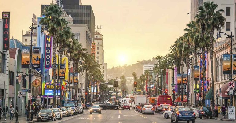 Homeless Man Builds Wooden House ‘On Wheels’ On Hollywood Boulevard - Featured image