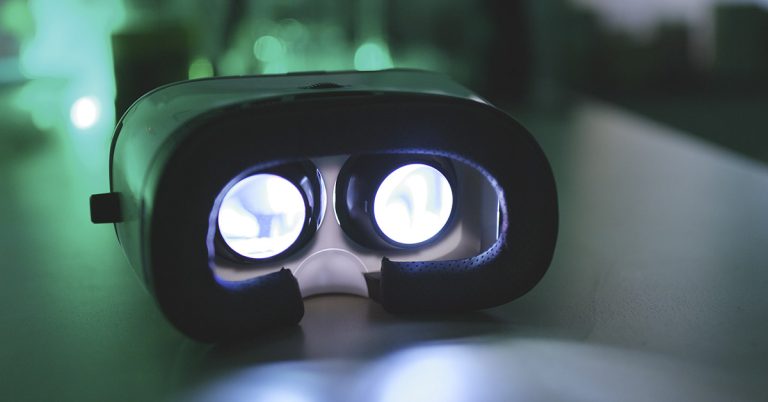 This Guy Made a VR Headset That Kills the User If They Die in the Game - Featured image