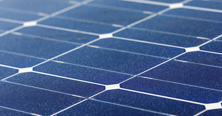 In France, All Large Parking Lots Now Have to be Covered by Solar Panels - Featured image