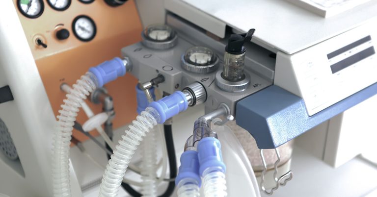 Patient switches off her roommate’s VENTILATOR because it annoyed her - Featured image