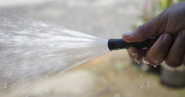 Man Sprays Homeless Woman in San Francisco with Hose to Get Her to Move - Featured image