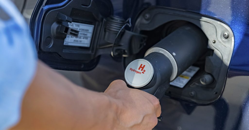 Country’s First Hydrogen Cars Come to Market, Emitting Only Water and Purifying the Air as They Drive - Featured image