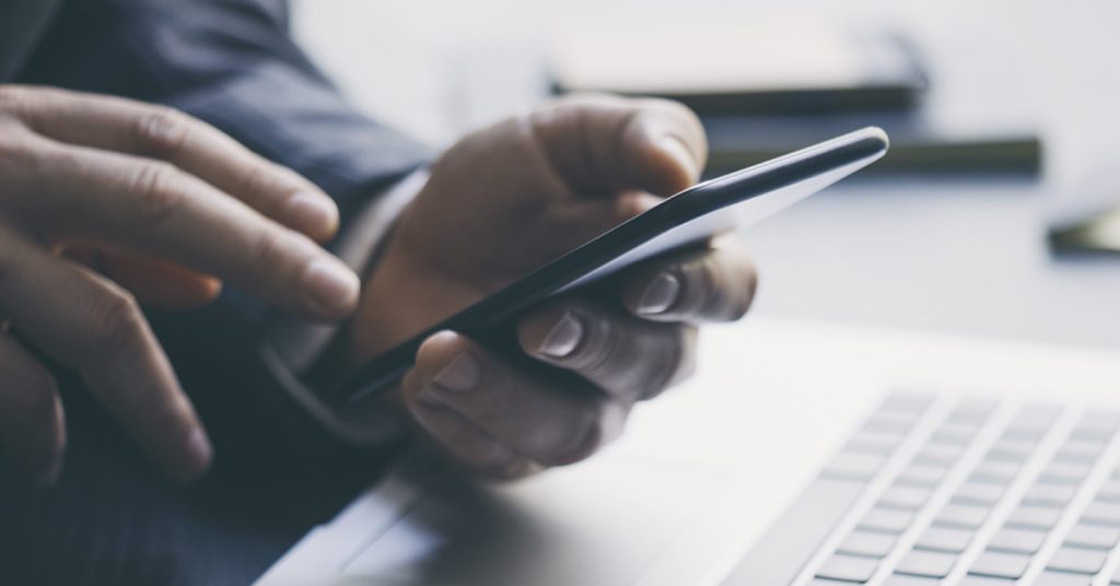 After A Woman Saw Men Messaging Each Other About Her Looks During A Work Call, She Called Them Out And Posted It On TikTok - Featured image