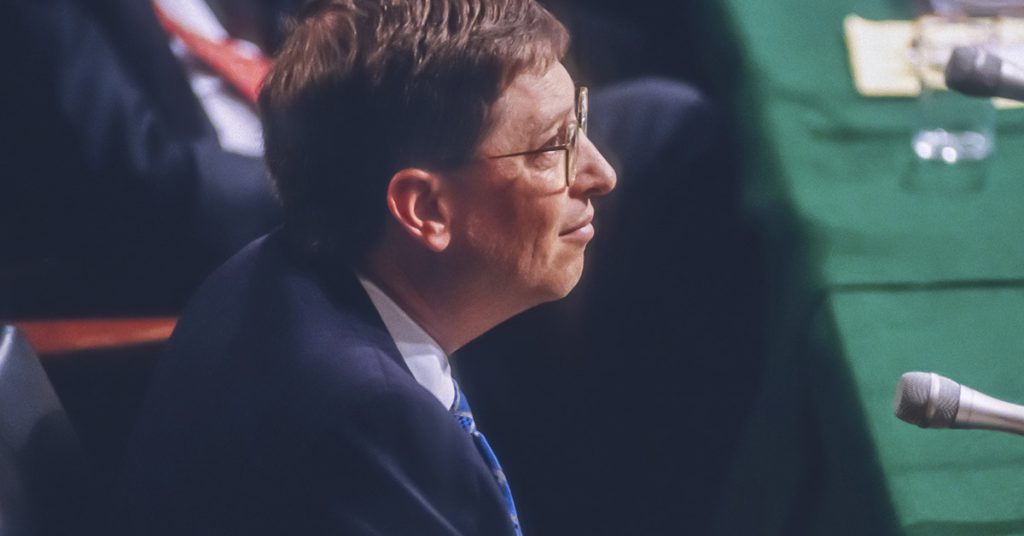 Bill Gates Openly Disagrees With One of Elon Musk’s Major Life Goals - Featured image