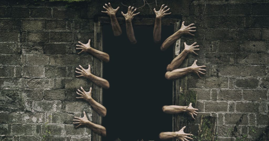 Are You Brave Enough to go through the World’s Scariest Haunted House for A $20,000 Reward? - Featured image