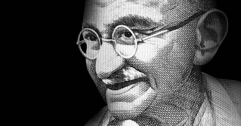 10 Popular Lies In History That People Still Believe Today - Featured image