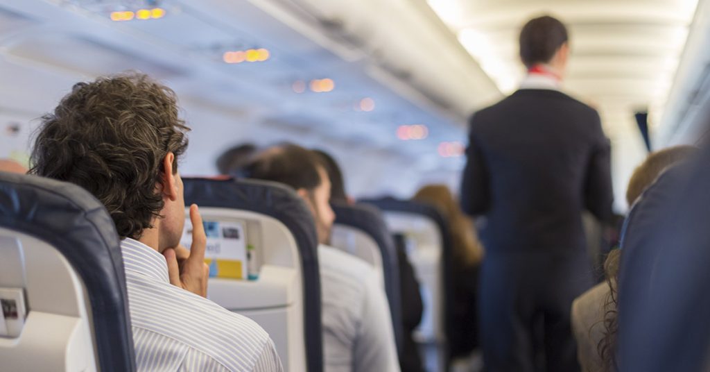 Flight Attendant Won’t Let Plane Leave Until Passengers Clean Up Mess Dropped In The Aisle - Featured image