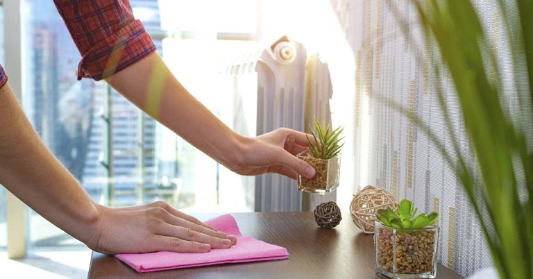 Woman refuses Airbnb booking after seeing chore list and $125 cleaning fee - Featured image