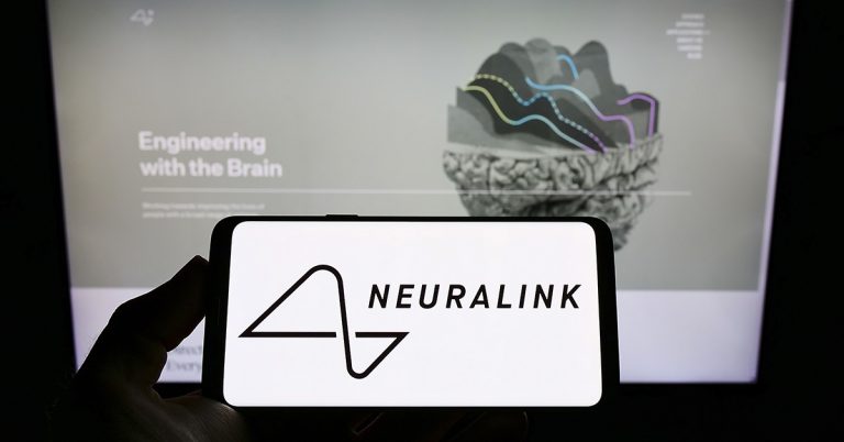 Elon Musk’s Neuralink Brain Chip Has Been Officially Approved For Human Trials - Featured image